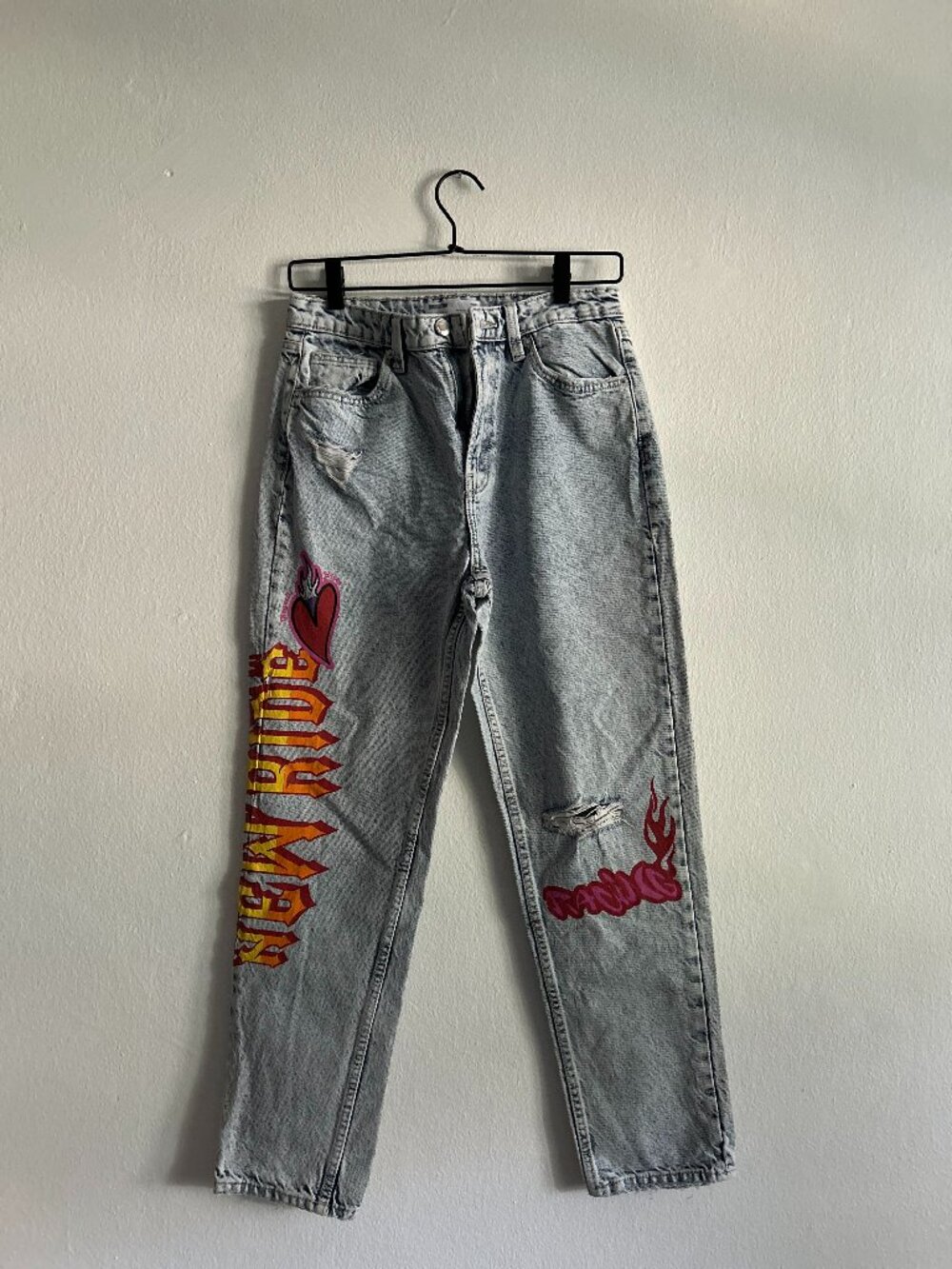 Bershka Graphic Mom Jeans Size US 4 EU 36